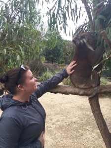 Aimee meets a koala while working as an Au Pair in Australia